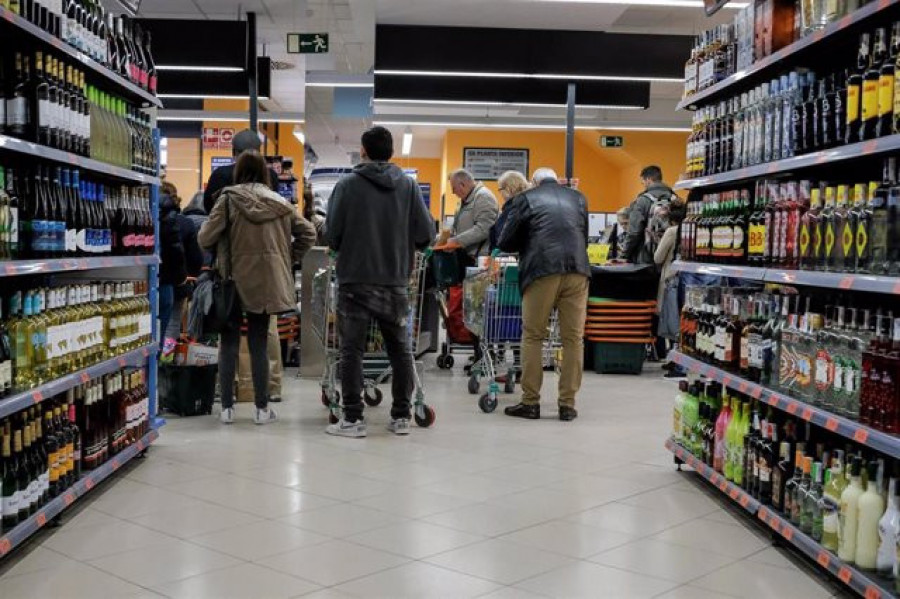 La riqueza neta de las familias sube un 8,6% hasta marzo y su deuda cae al 62,8% del PIB