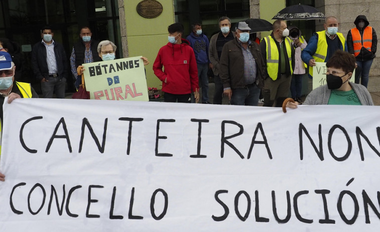 Vecinos de As Somozas reclaman el apoyo del Concello contra la  mina de As Viñas
