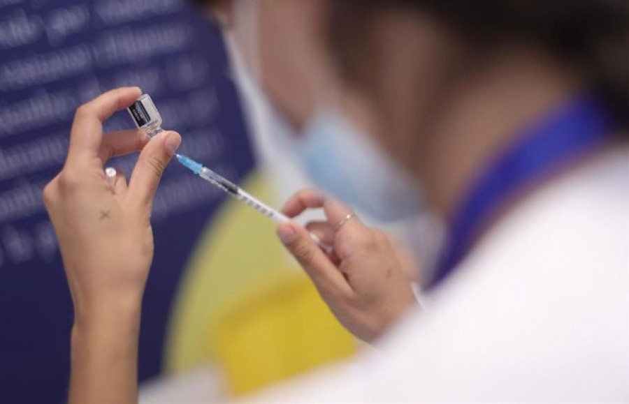 Bruselas dice que compete a los países decidir sobre obligatoriedad de la vacuna