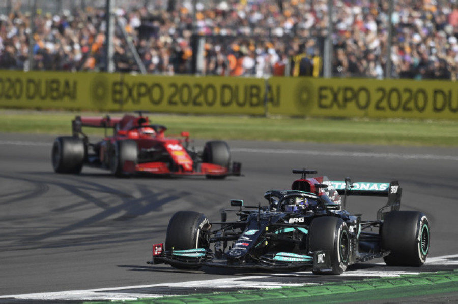 Hamilton se llevó el Gran Premio de Gran Bretaña en Silverstone, con Sainz sexto y Alonso séptimo