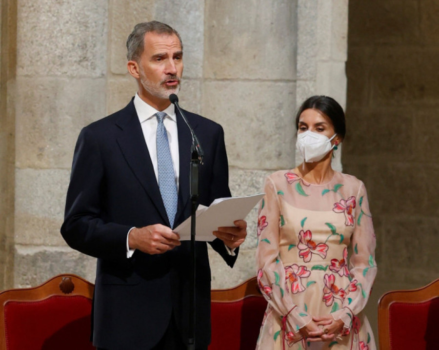 El rey apela a la unidad de España y la convivencia en su ofrenda al apóstol en la Catedral de Santiago