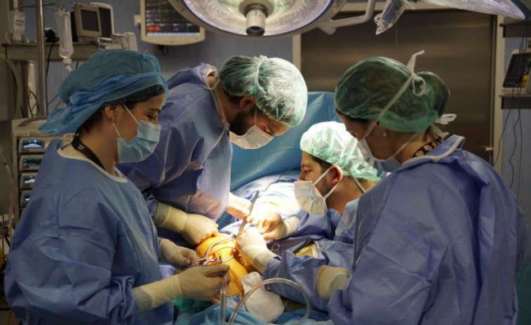 La espera media para una operación baja en todas las áreas sanitarias de Galicia