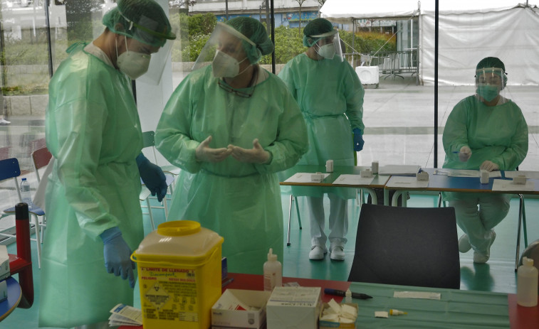 El Sergas realizará test de antígenos tres días a la semana en la plaza de España
