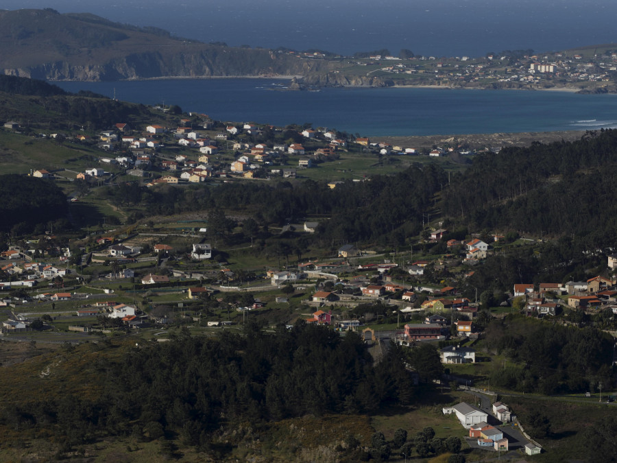 Eliminan un punto de vertido de aguas residuales a un arroyo de la parroquia de Doniños, en Ferrol