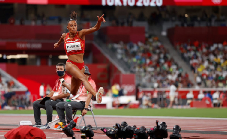 Ana Peleteiro, medalla de bronce en triple salto tras batir dos veces su récord de España