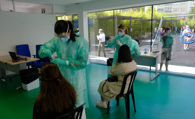 Primer descenso en un mes de los casos activos del área sanitaria