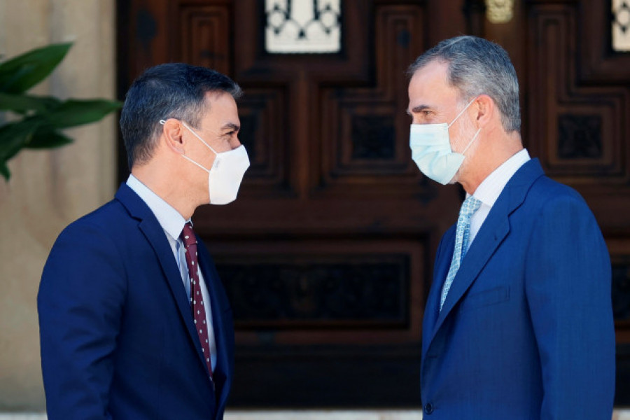Pedro Sánchez alaba el "compromiso con el país" de Felipe VI y elude hablar de Juan Carlos I