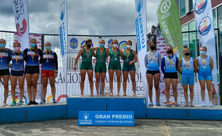 Triplete eumés de bronce