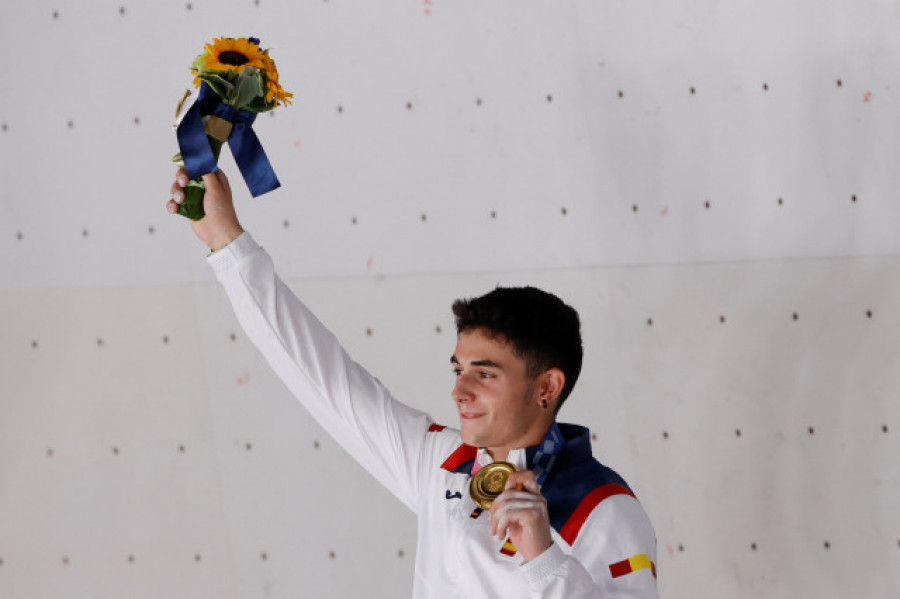 El español Alberto Ginés logra el primer oro olímpico en escalada