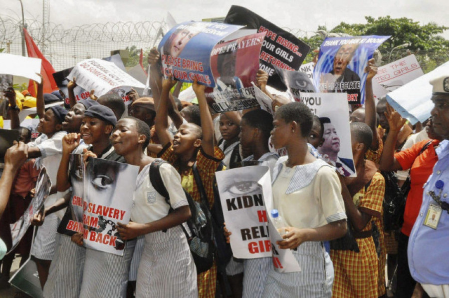 Una niña de Chibok raptada hace siete años por Boko Haram se entrega al Ejército en Nigeria