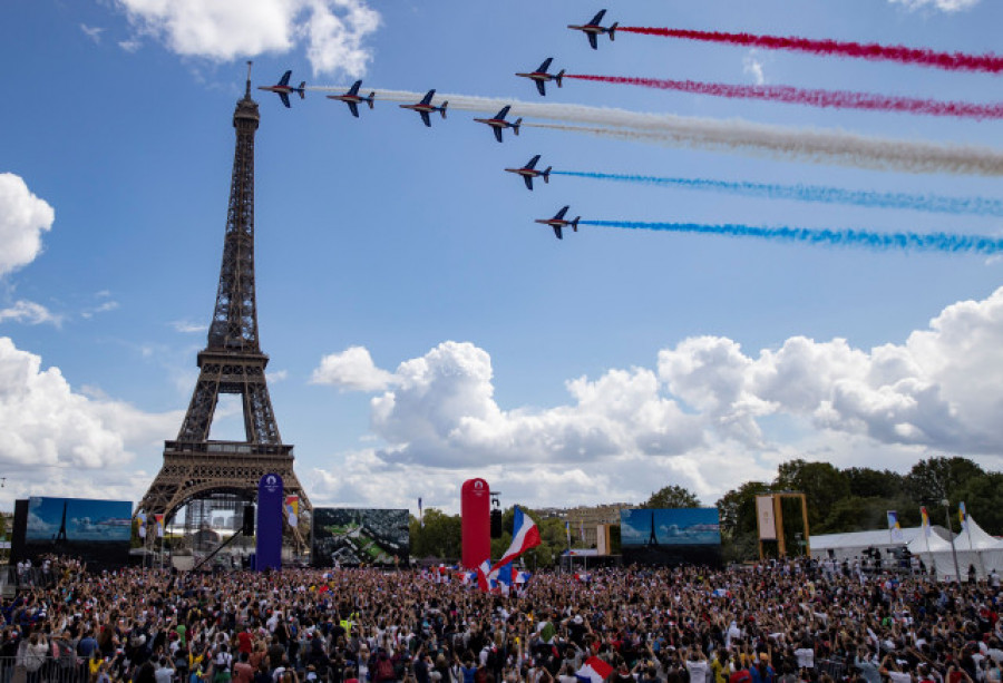 París recoge la antorcha de Tokio para organizar los Juegos de la nueva era