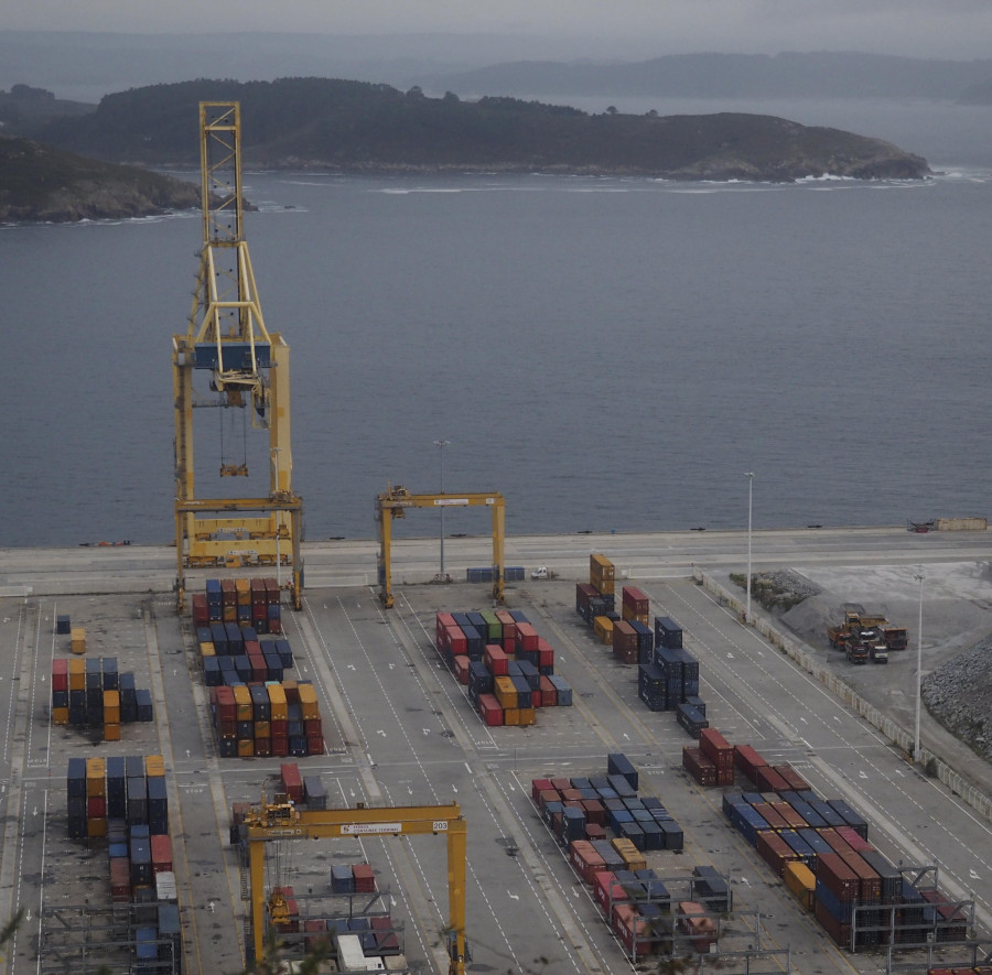 Sorprendidas seis personas cuanto trataban de colarse en un barco rumbo al Reino Unido