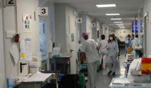 Bajan los casos activos, pero los positivos diarios aún no remiten