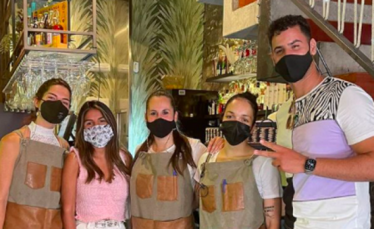 I​sa Pantoja disfruta de la gastronomía gallega en Vilagarcía