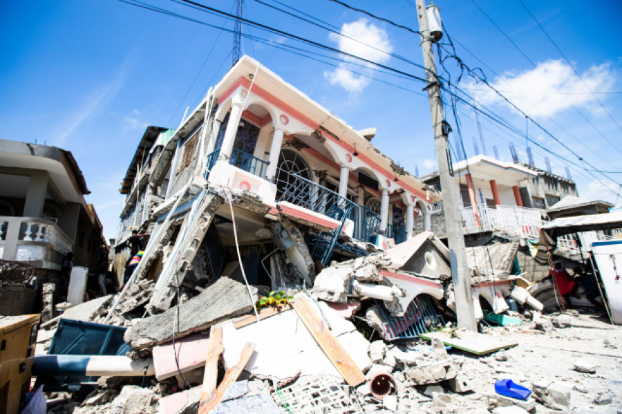 España ofrece su ayuda a Haití, después de un terremoto que deja más de 300 muertos