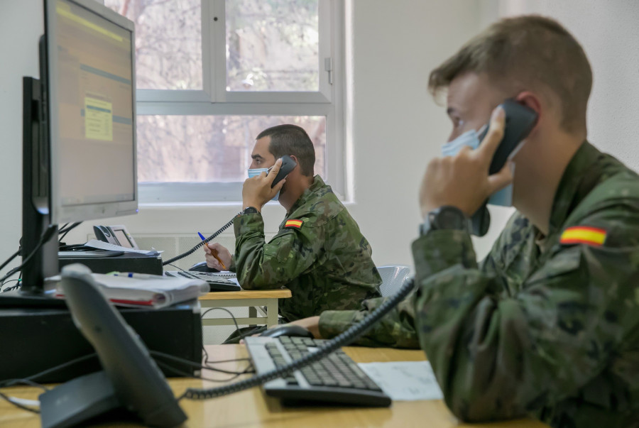 Rastreadores militares de Ferrol hacen 2.200 llamadas diarias en agosto