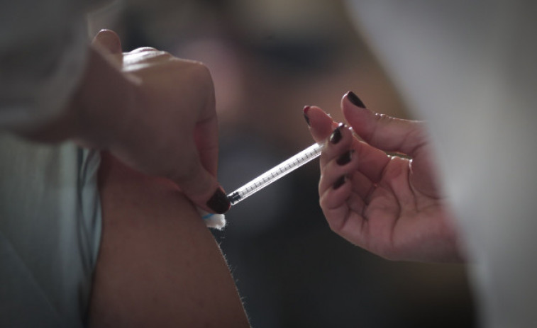 Galicia adelanta al lunes la vacunación de adolescentes de 12 y 13 años