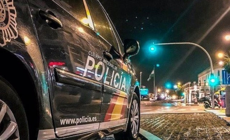 Detenido en una gasolinera de Cantabria tras intentar quemar la cara a su pareja con bote de laca y un mechero