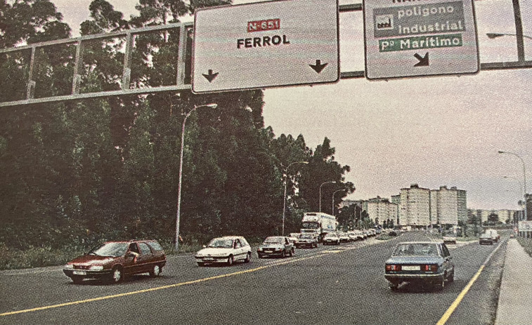 Hace 25 años: Desactivada una bomba de ETA en Santiago y accesos verdes para Ferrol