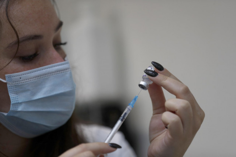 Israel vacunará a estudiantes en horario escolar para avanzar en la inmunización
