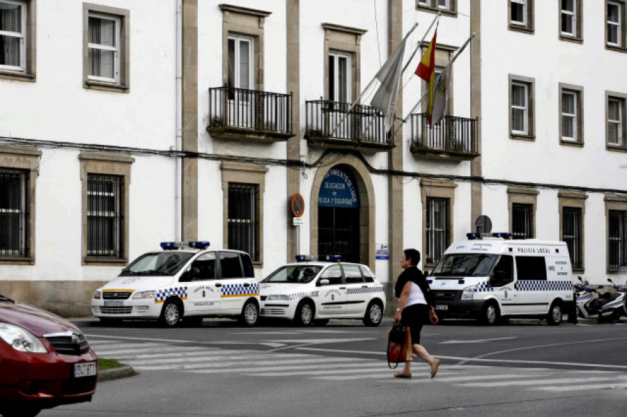 La Policía Local interviene en una concentración de coches en el polígono de As Gándaras (Lugo)