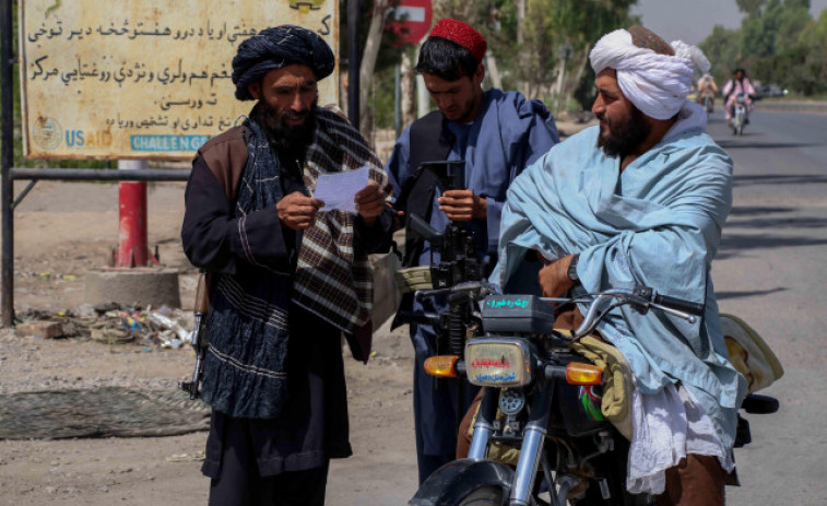 Los talibán nombran nuevos 'ministros' en plenas negociaciones sobre el futuro de Afganistán