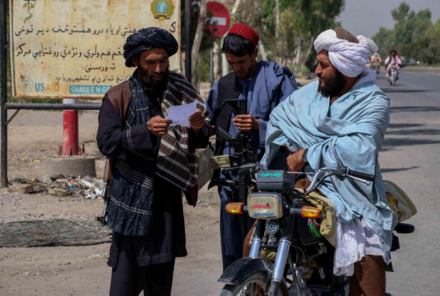 Los talibán nombran nuevos 'ministros' en plenas negociaciones sobre el futuro de Afganistán