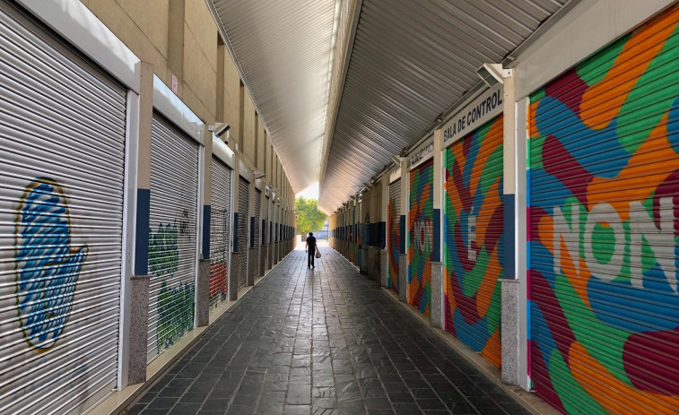 El desalojo de la nave comercial del mercado, pendiente del juzgado de lo contencioso