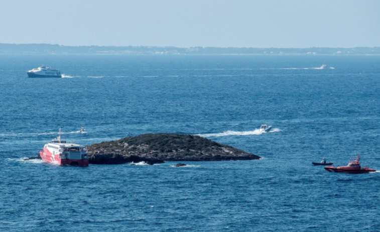 Más de 20 heridos, entre ellos un niño grave, al encallar un ferry en un islote entre Ibiza y Formentera