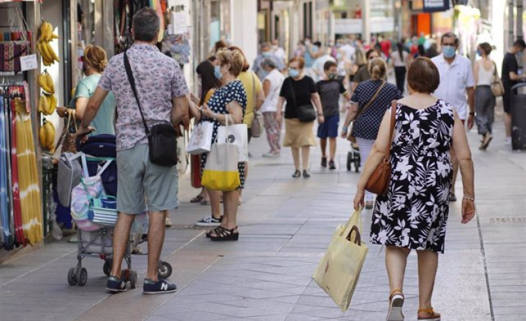 La confianza del consumidor baja ligeramente en agosto por el empeoramiento de las expectativas