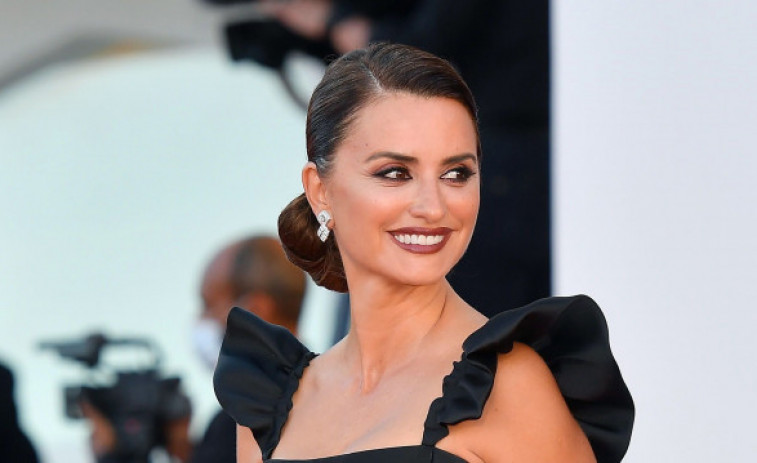 Penélope Cruz protagoniza la alfombra  roja inaugural de la Mostra de Venecia