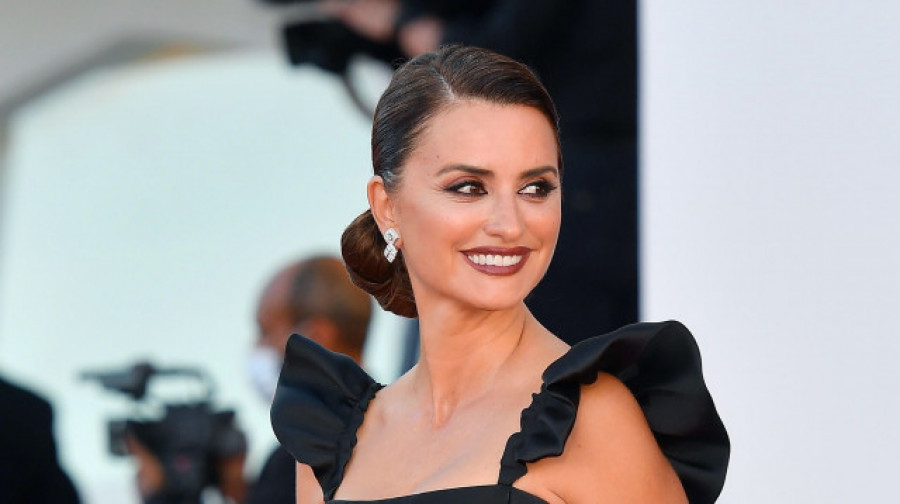 Penélope Cruz protagoniza la alfombra  roja inaugural de la Mostra de Venecia