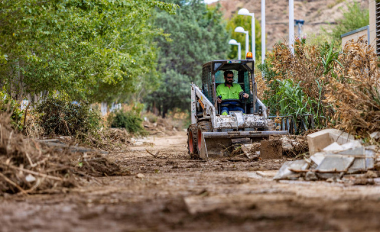 Continúan los trabajos para restablecer la normalidad en  los pueblos afectados por DANA