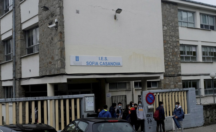 La ANPA del Sofía Casanova y el colegio San Xoán, molestos por el recorte de profesorado