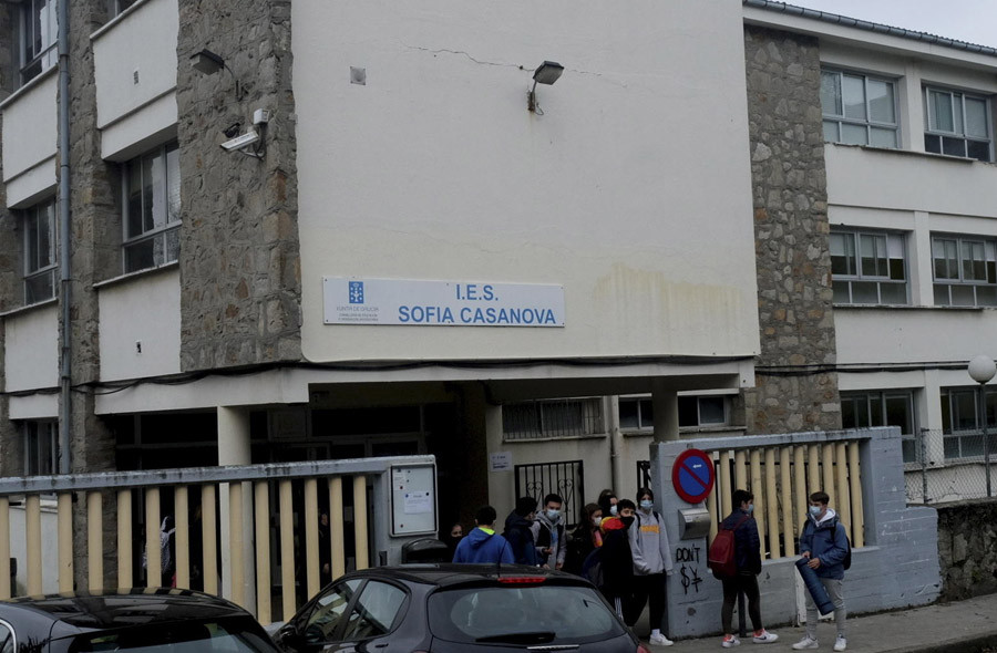 La ANPA del Sofía Casanova y el colegio San Xoán, molestos por el recorte de profesorado