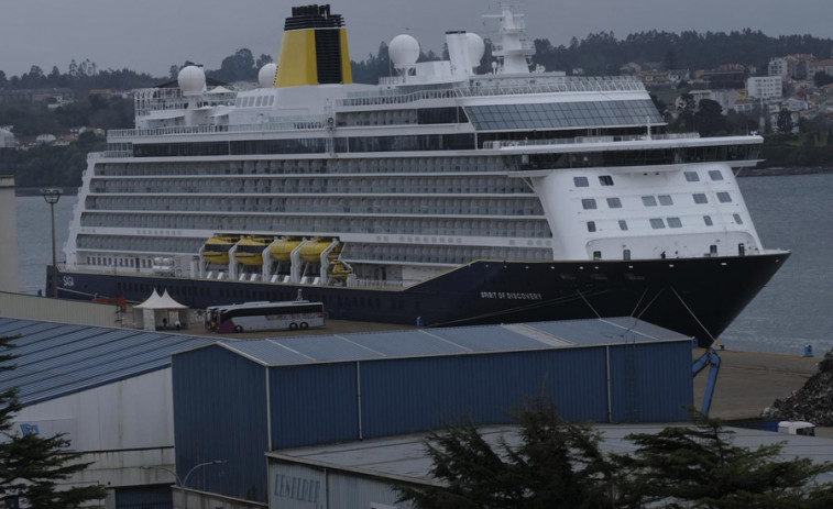 Llega a Ferrol el crucero “Artania”, el primero tras las  suspensiones por la pandemia