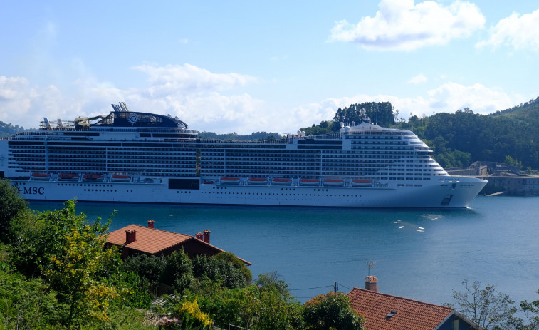El puerto de Ferrol recibe hoy al tercer crucero de la semana tras la llegada ayer del más grande