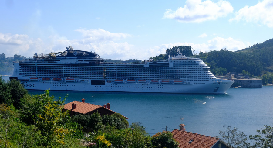El puerto de Ferrol recibe hoy al tercer crucero de la semana tras la llegada ayer del más grande