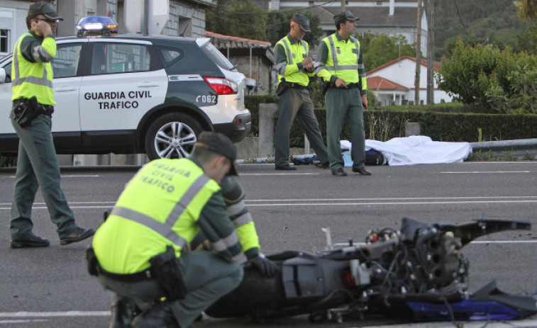 Tráfico denuncia a casi 450 motoristas en un fin de semana