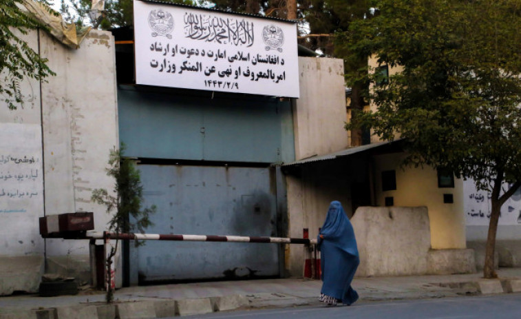 Indignación contra los talibanes por impedir a las niñas volver al colegio