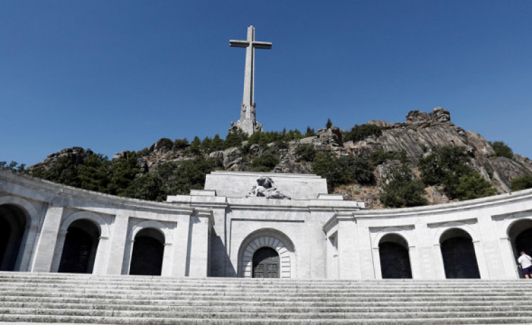 Comienza la obra previa para exhumar 77 restos en el Valle de los Caídos