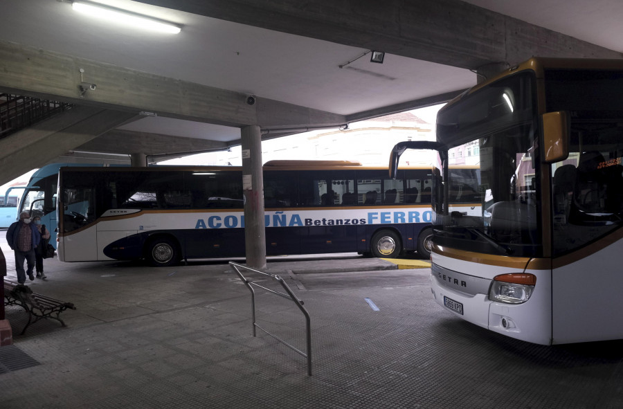 Arrecian las quejas por el servicio de autobuses entre Ferrol y A Coruña