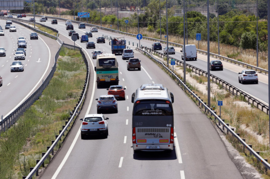 La nueva ley de tráfico deja intacto el margen de veinte por hora para poder adelantar