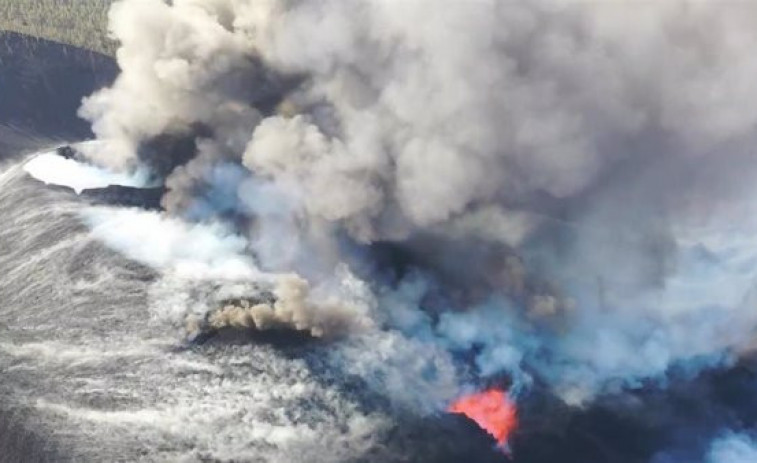 Surge una nueva boca en el volcán de La Palma