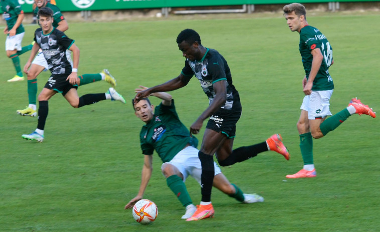 El Racing de Ferrol consigue un valioso empate ante su homónimo de Santander
