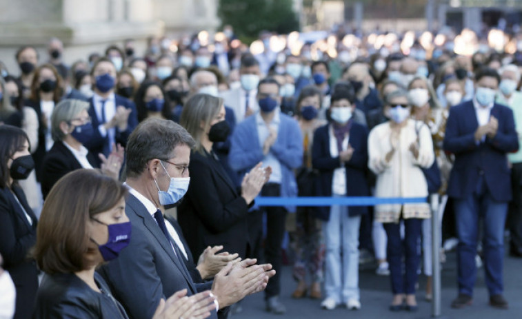 La Xunta guarda un emocionado silencio en memoria del conselleiro fallecido