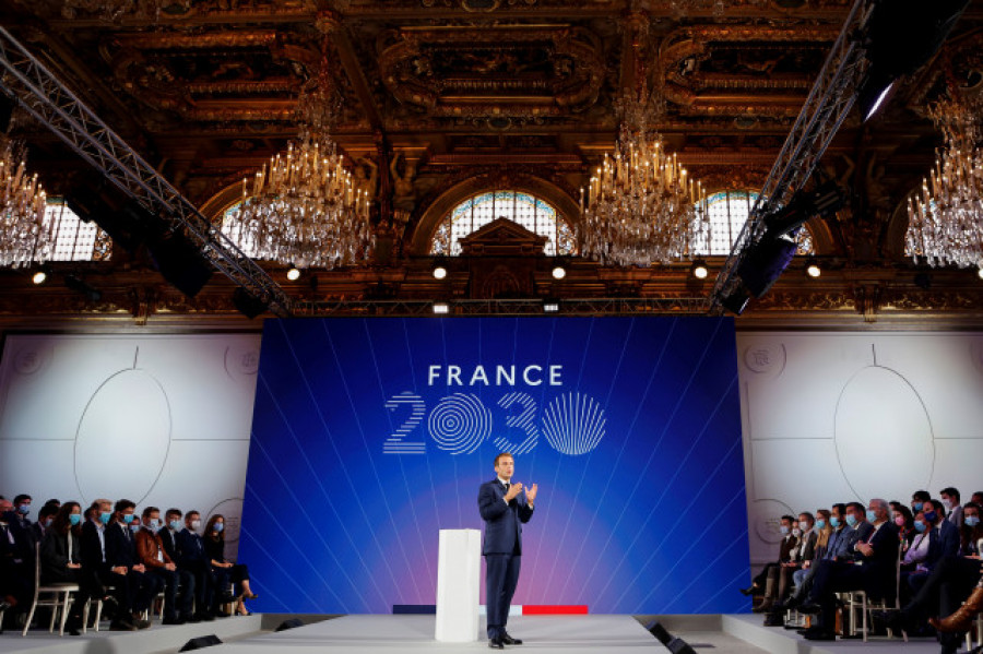 Macron anuncia una inversión de 30.000 millones para reindustrializar Francia