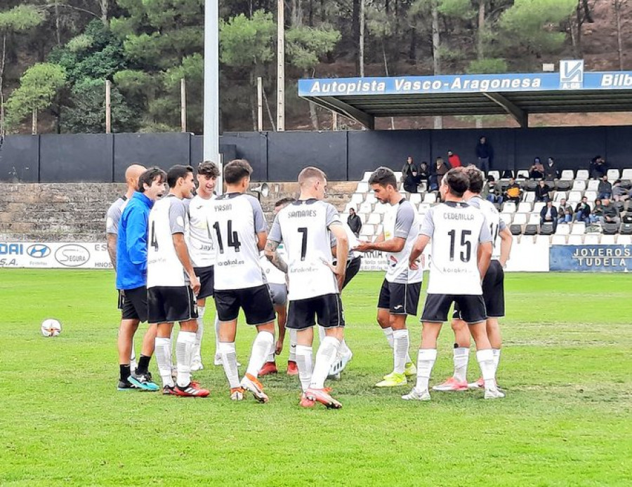 El Racing cumple al ganar en el campo del Tudelano