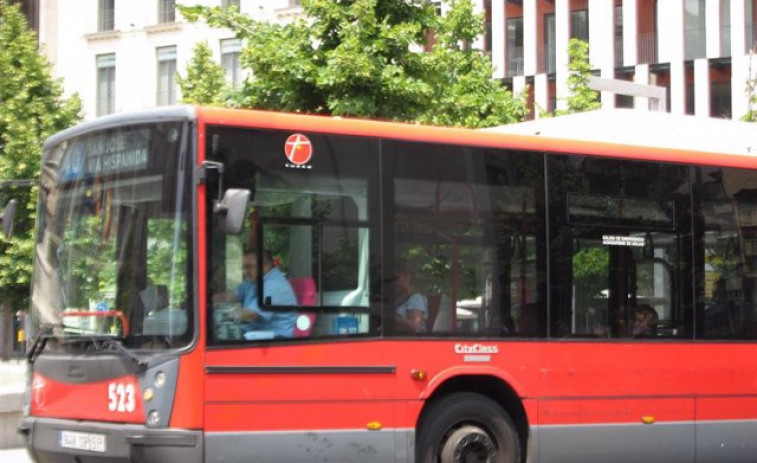 Un hombre da una paliza a un policía en un autobús urbano de Zaragoza por llamarle la atención al ir sin mascarilla