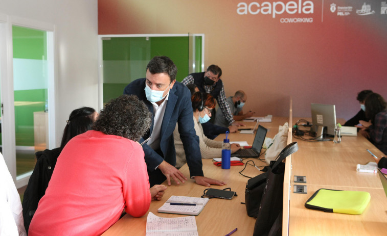 El coworking de A Capela entra en funcionamiento con trece proyectos